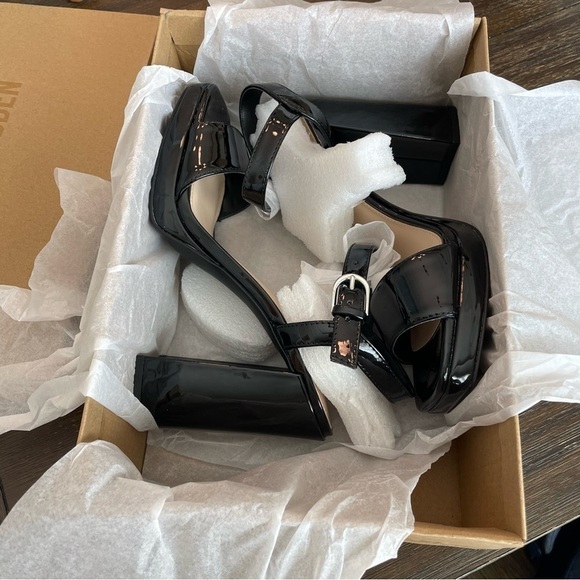 New Steve Madden Persepoliss Black Patent Block Heel Sandals - Picture 5 of 10